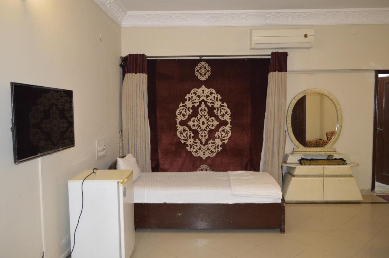 New Shelton Guest House Islamabad Exterior photo