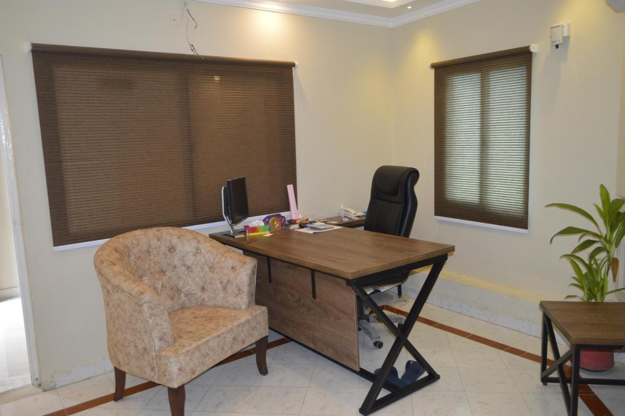 New Shelton Guest House Islamabad Exterior photo