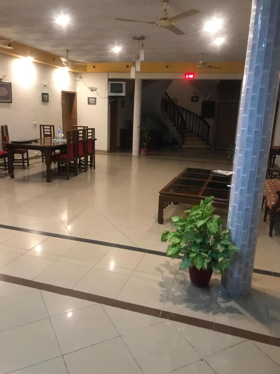 New Shelton Guest House Islamabad Exterior photo