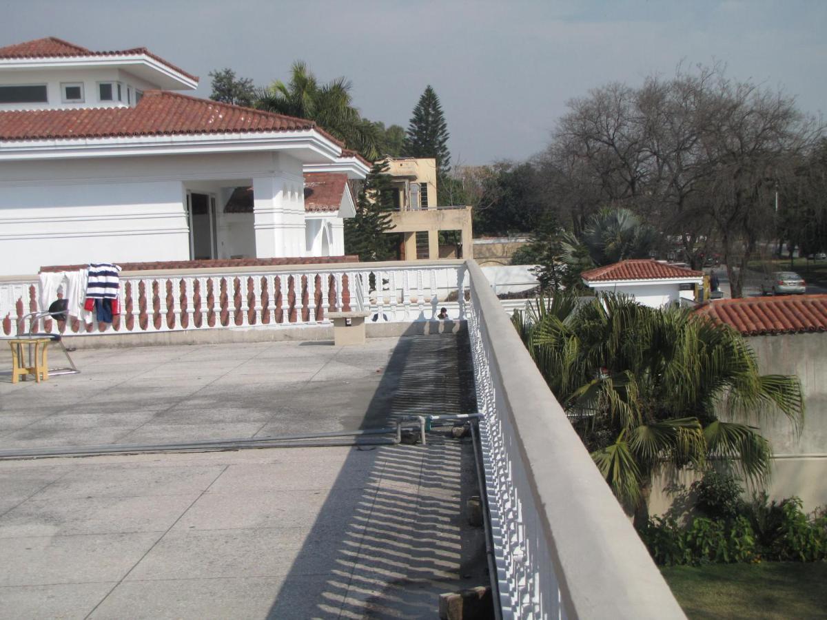 New Shelton Guest House Islamabad Exterior photo